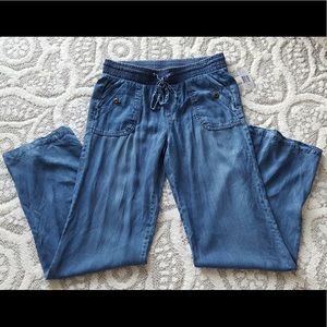 NWT. Celebrity Pink Chambray Pants